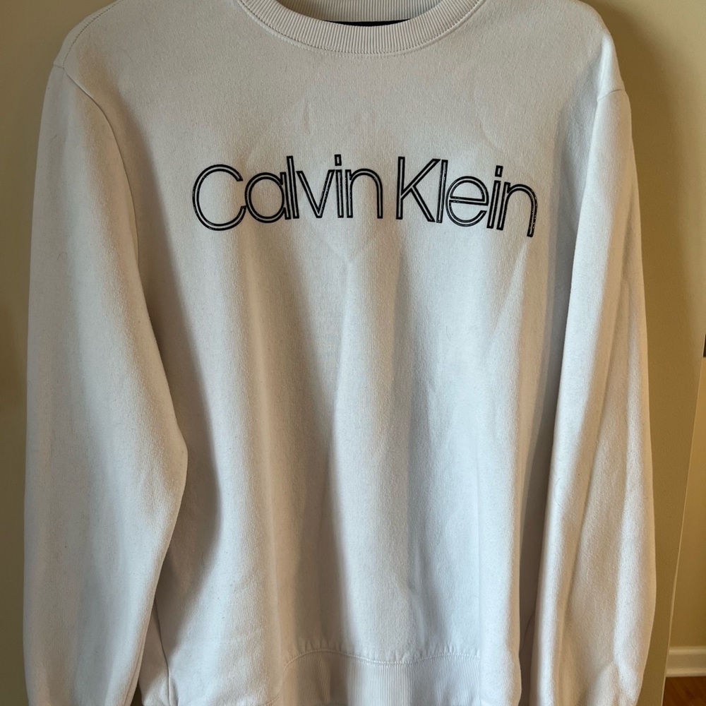 Calvin Klein Whit Crewneck. Size: Medium